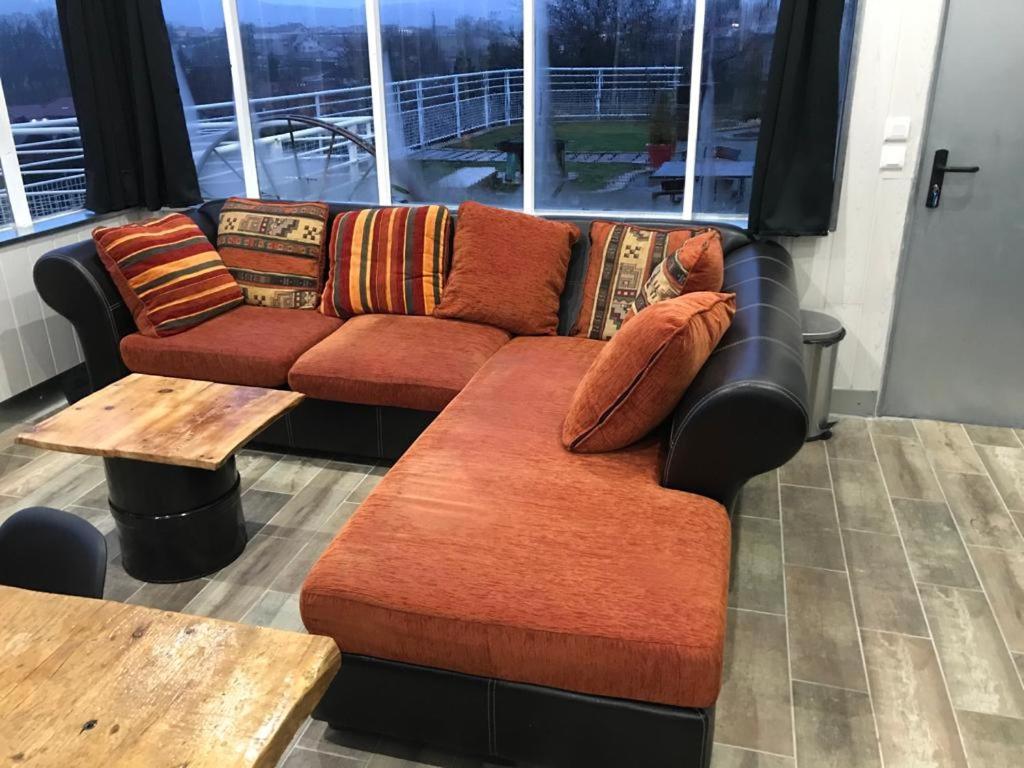 Best Price #3 "La Serre" X4 People Orchamps-Vennes Luaran gambar